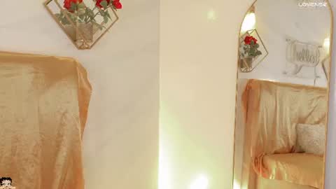 naamah_b online show from 06-12-26, 02:38