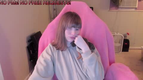 Snapshot of nacmar chatting on 12-04-24, 10:02 Natalie Marlo online show from 12-04-24, 10:02