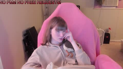 Snapshot of nacmar chatting on 12-18-24, 04:53 Natalie Marlo online show from 12-18-24, 04:53