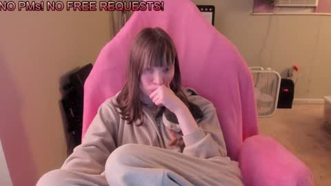 Snapshot of nacmar chatting on 01-14-25, 08:31 Natalie Marlo online show from 01-14-25, 08:31