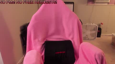 Snapshot of nacmar chatting on 01-15-25, 09:24 Natalie Marlo online show from 01-15-25, 09:24