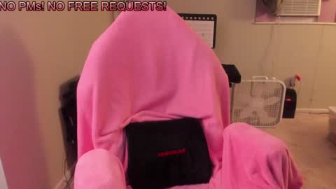 Snapshot of nacmar chatting on 01-21-25, 08:30 Natalie Marlo online show from 01-21-25, 08:30