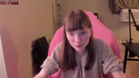 Snapshot of nacmar chatting on 09-15-25, 09:20 Natalie Marlo online show from 09-15-25, 09:20