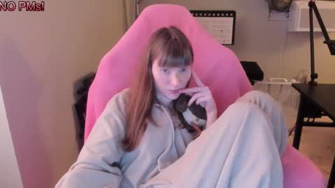 Snapshot of nacmar chatting on 09-26-25, 02:15 Natalie Marlo online show from 09-26-25, 02:15