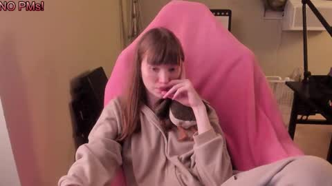 Snapshot of nacmar chatting on 10-04-25, 10:13 Natalie Marlo online show from 10-04-25, 10:13