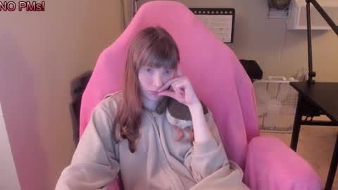 Snapshot of nacmar chatting on 10-07-25, 09:28 Natalie Marlo online show from 10-07-25, 09:28