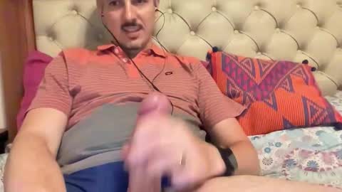 Snapshot of naco20l chatting on 12-19-25, 01:56 naco20l online show from 12-19-25, 01:56