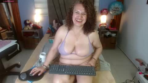 Snapshot of nadia_84 chatting on 05-05-26, 12:57 nadia_84 online show from 05-05-26, 12:57