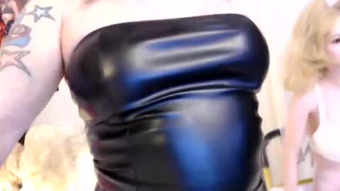 Snapshot of nadia_vixen chatting on 05-15-26, 11:23 Nadia Vixen online show from 05-15-26, 11:23