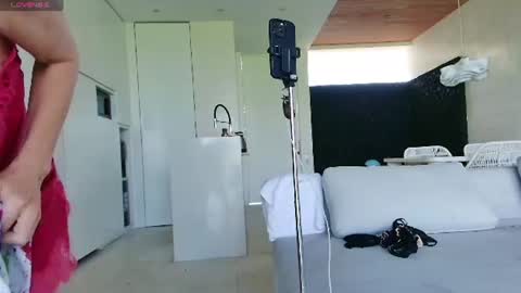 Snapshot of nadyabasinger chatting on 06-19-26, 01:43 nadyabasinger online show from 06-19-26, 01:43