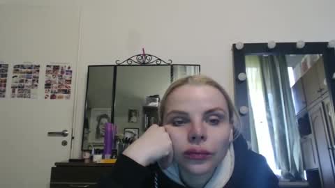 Snapshot of nadyagt chatting on 03-22-26, 09:13 nadyagt online show from 03-22-26, 09:13