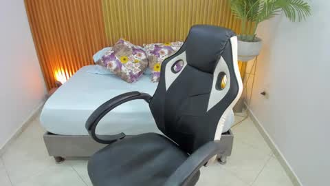 N A H I A online show from 03-05-25, 11:49