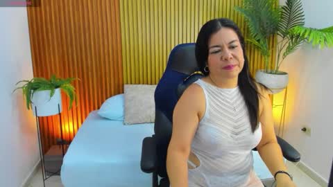 N A H I A online show from 09-12-25, 12:05