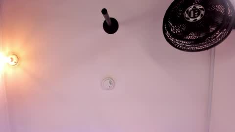 Snapshot of nahia_low chatting on 12-18-24, 08:20  Valeria  online show from 12-18-24, 08:20