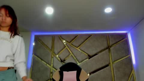 Snapshot of nahia_low chatting on 02-20-25, 03:01  Valeria  online show from 02-20-25, 03:01