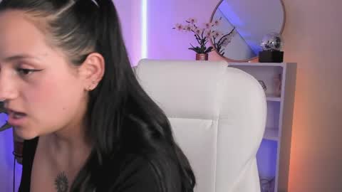 Nahia INDEPENDENT MODEL P online show from 05-18-26, 08:47