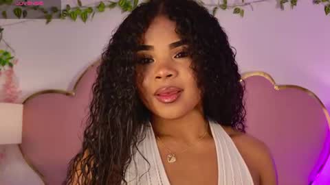 NahiaraReina  online show from 06-10-26, 01:43