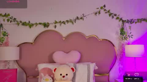 NahiaraReina  online show from 07-06-26, 01:19