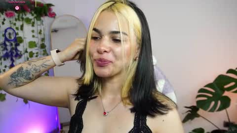 Snapshot of naho_4269 chatting on 03-06-26, 01:02 Naho Sigueme en mis Redes Sociales Follow me on my social networks online show from 03-06-26, 01:02