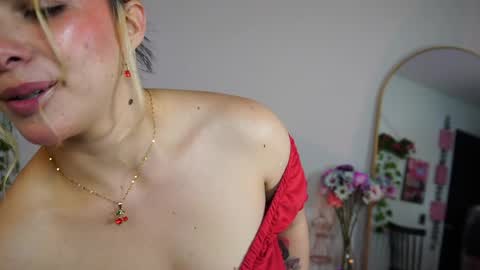 Snapshot of naho_4269 chatting on 04-10-26, 01:33 Naho Sigueme en mis Redes Sociales Follow me on my social networks online show from 04-10-26, 01:33