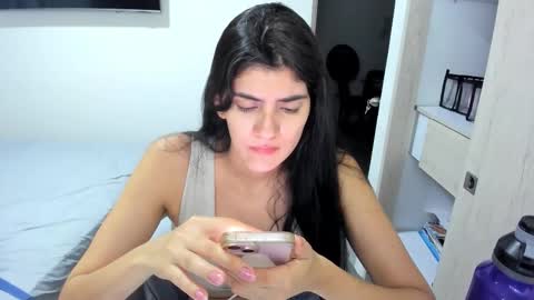 independent model online show from 11-28-25, 01:30