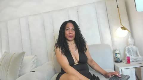 Nahomi Dominique online show from 06-24-26, 01:10