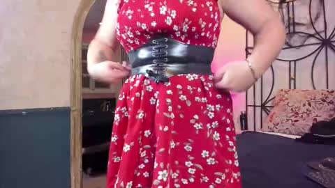 Snapshot of nahomi_sweett chatting on 10-30-25, 11:00 Nahomi online show from 10-30-25, 11:00