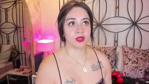 Snapshot of nahomi_sweett chatting on 11-05-25, 10:59 Nahomi online show from 11-05-25, 10:59