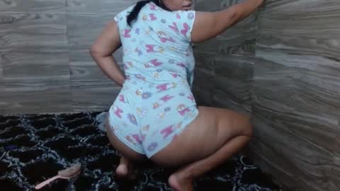 NAHOMI EMBER01 online show from 11-28-25, 05:37