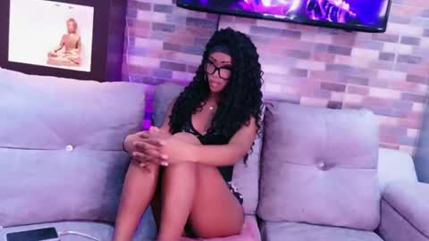 nahomy_james25 online show from 07-24-26, 12:19