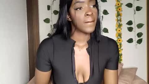 Nahomy  online show from 04-30-26, 02:07