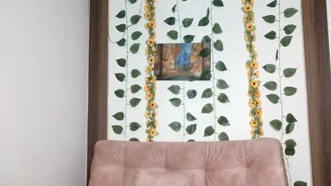 Nahomy  online show from 06-08-26, 10:54