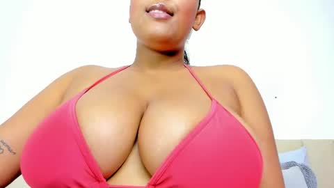 Nahomy online show from 07-25-26, 08:06