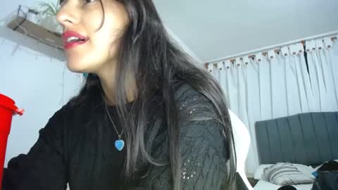 Snapshot of naia_stant chatting on 01-04-25, 12:37 Naia online show from 01-04-25, 12:37