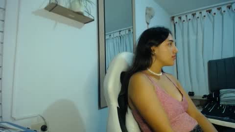Snapshot of naia_stant chatting on 01-18-25, 02:14 Naia online show from 01-18-25, 02:14