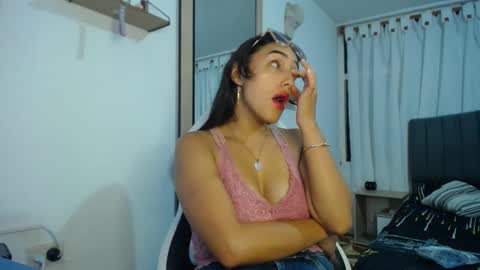 Snapshot of naia_stant chatting on 01-21-25, 11:02 Naia online show from 01-21-25, 11:02