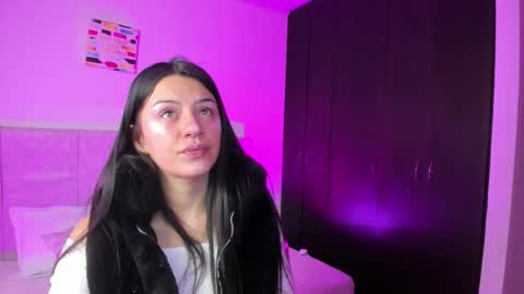 naiavoss online show from 11-18-25, 12:20