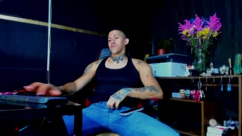 naider_1 online show from 05-05-26, 04:31