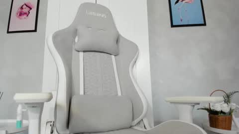 Snapshot of naila18 chatting on 03-07-25, 10:24 Naila online show from 03-07-25, 10:24