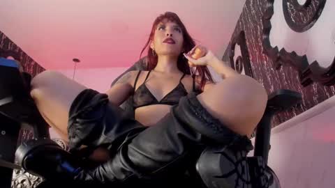 Naila online show from 02-22-25, 06:52