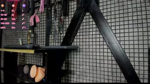 Naila online show from 04-27-26, 01:09