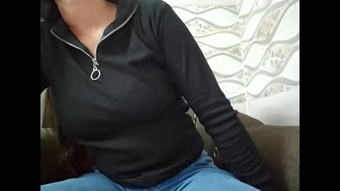 Snapshot of naina00123 chatting on 02-11-26, 07:57 Naina online show from 02-11-26, 07:57