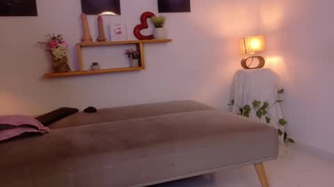 nairagold_ online show from 05-15-26, 11:12