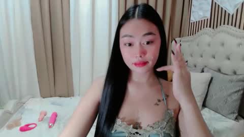 Kate online show from 12-04-25, 04:38