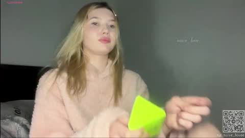 Snapshot of naive_love chatting on 02-20-26, 01:00 Mia guest- Eva from DOUBLECUTIES online show from 02-20-26, 01:00