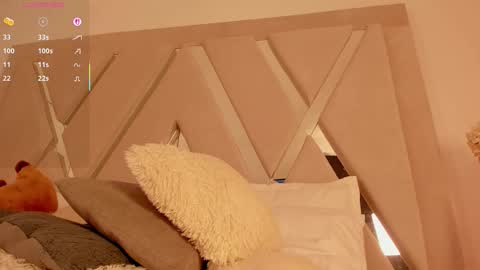 INSTAGRAM  m2221     online show from 02-12-26, 09:59