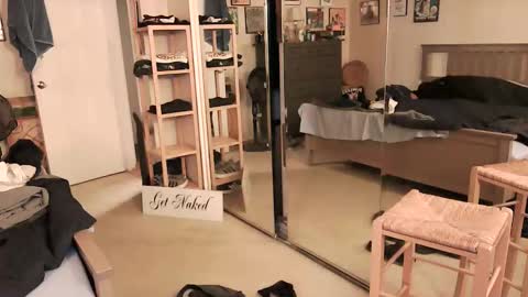Snapshot of nakedmonkey chatting on 05-12-26, 01:25 nakedmonkey online show from 05-12-26, 01:25