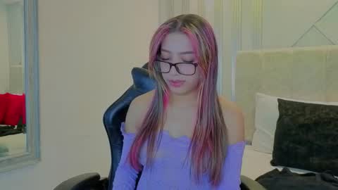 nami_sweet_ online show from 10-12-25, 02:10