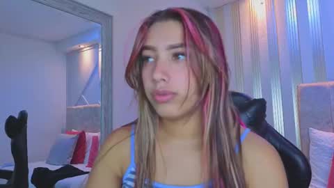 nami_sweet_ online show from 10-27-25, 12:09