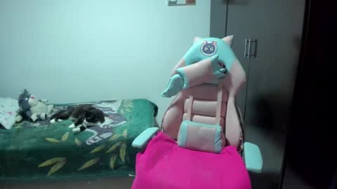 Snapshot of namibecker chatting on 02-07-25, 11:01 Nami online show from 02-07-25, 11:01